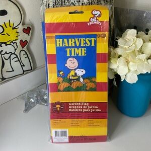 Peanuts Harvest Time Garden Flag with Pumpkins